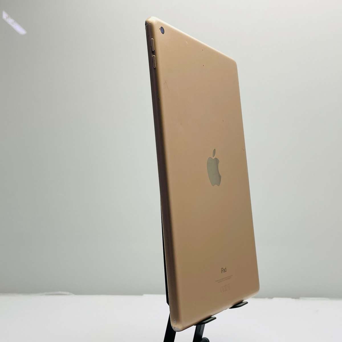 Apple iPad 10.2 7th Gen 32GB (Wifi Only) Gold  No Touch ID | Blurry Front Camera | Minor Sc...