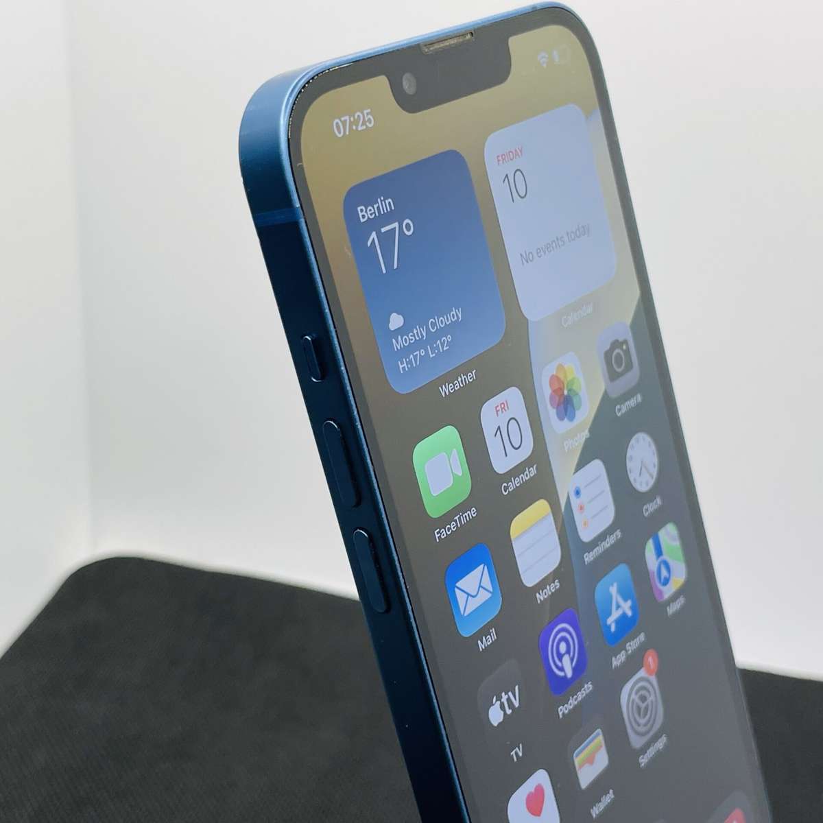 Apple iPhone 13 256GB Blue - (Grade B)