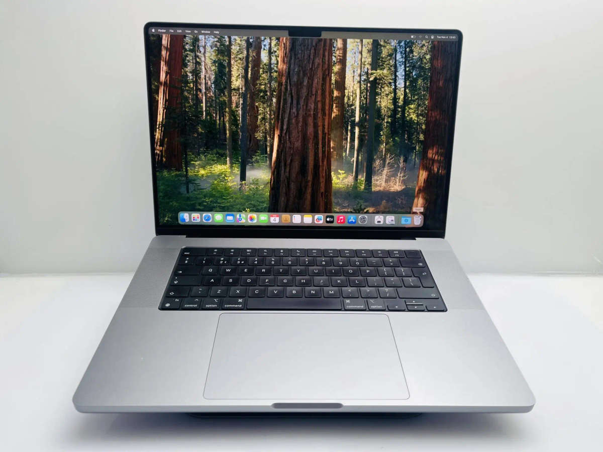 Apple Macbook Pro M1 Pro 16-Inch 10 CPU/16 GPU (2021) 16GB RAM 1TB SSD Silver - (Grade B)