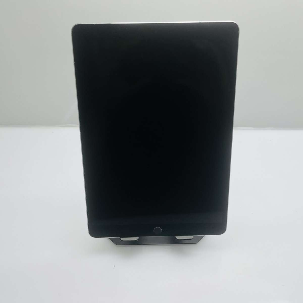 Apple iPad Pro 10.5 " (WiFi/Cell) 64GB Silver - (Grade B) - Bright Spot - No Touch ID