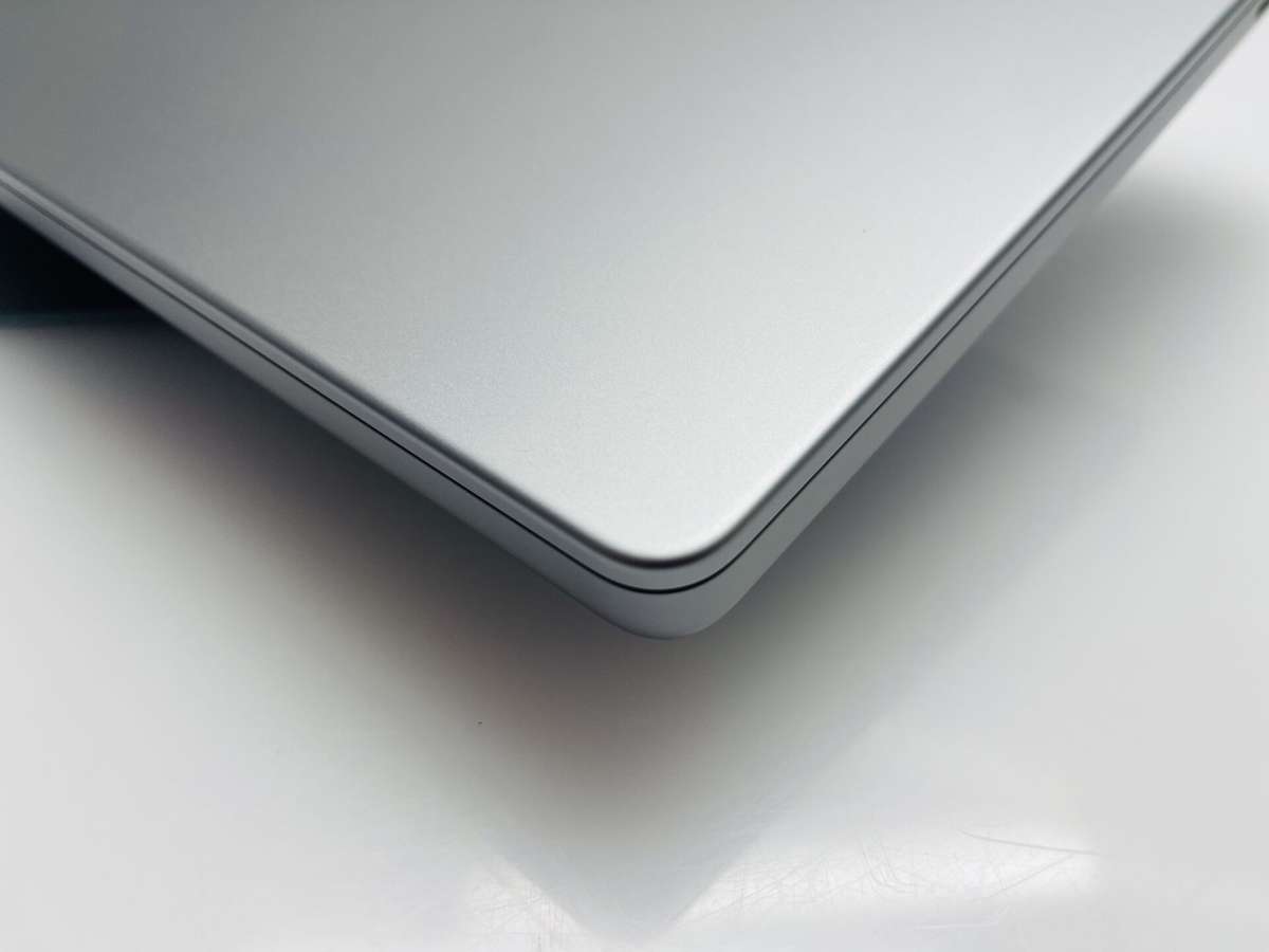 Apple Macbook Pro M1 Pro 16-Inch 10 CPU/16 GPU (2021) 16GB RAM 1TB SSD Silver - (Grade B)