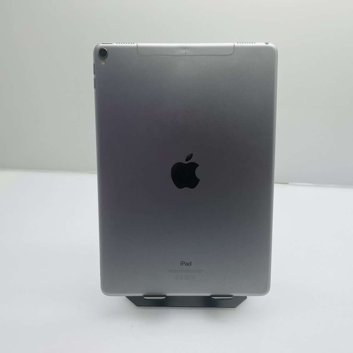 Apple iPad Pro 10.5 " (WiFi/Cell) 64GB Silver - (Grade B) - Bright Spot - No Touch ID