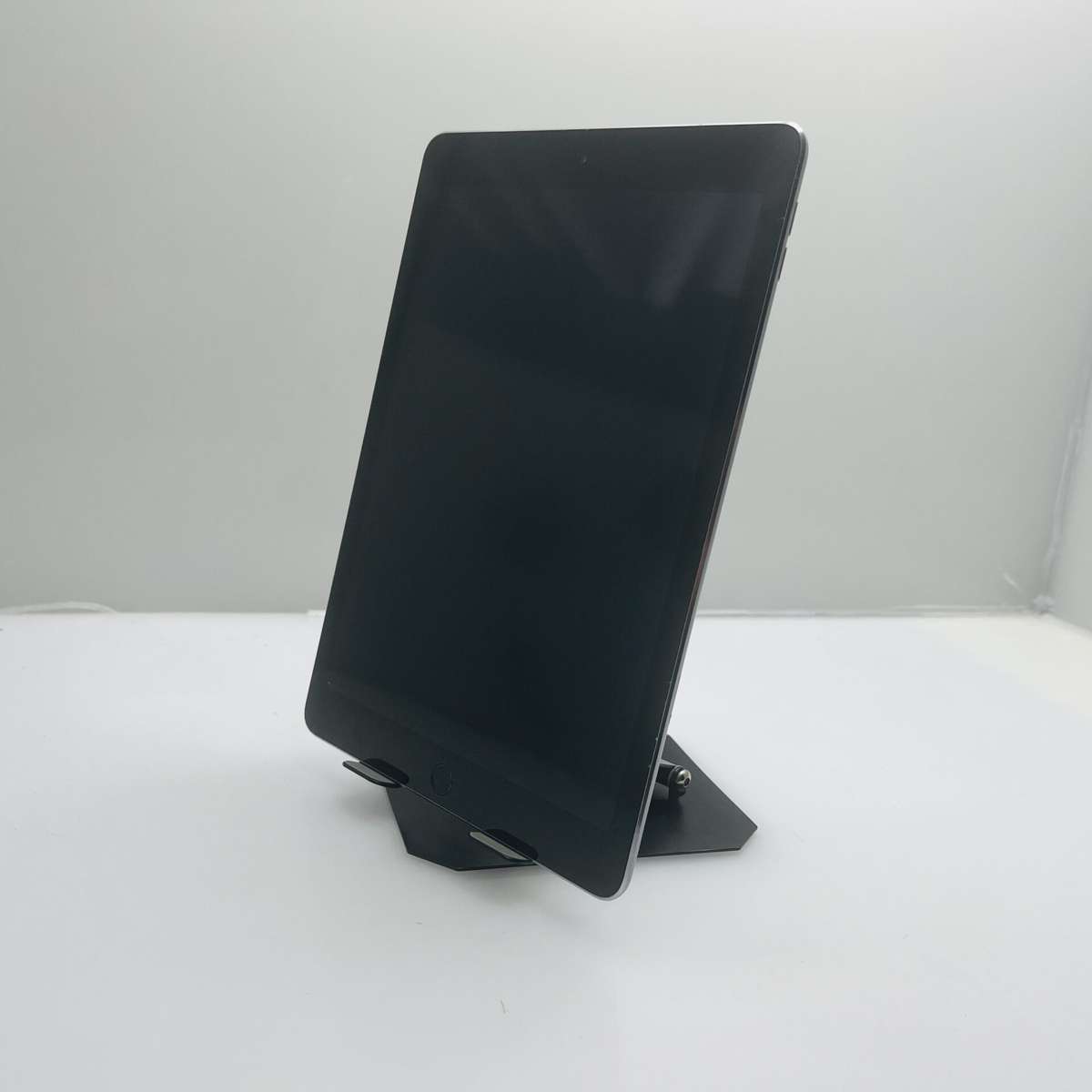 Apple iPad Pro 9.7" 1st Gen (WiFi/Cellular) 128GB Silver (Grade B) - Dim Back Light And No Touch ID