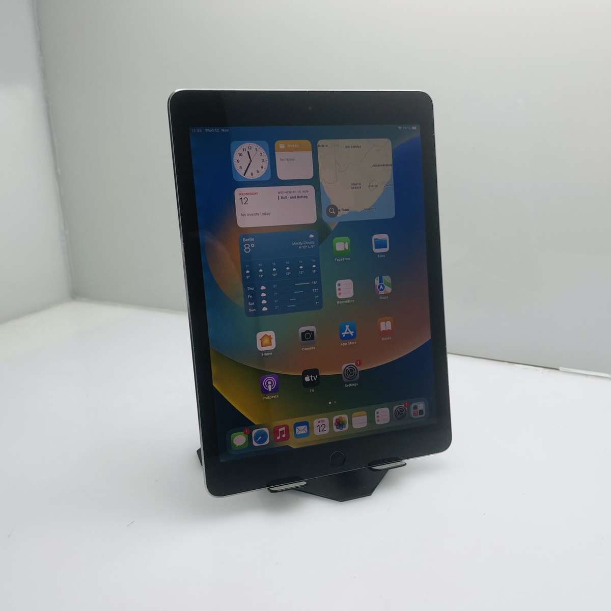 Apple iPad Pro 9.7" 1st Gen (WiFi/Cellular) 128GB Silver (Grade B) - Dim Back Light And No Touch ID