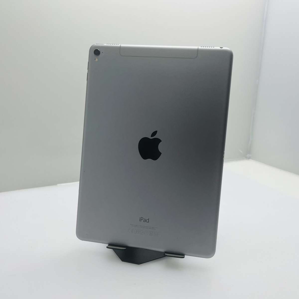 Apple iPad Pro 9.7" 1st Gen (WiFi/Cellular) 128GB Silver (Grade B) - Dim Back Light And No Touch ID