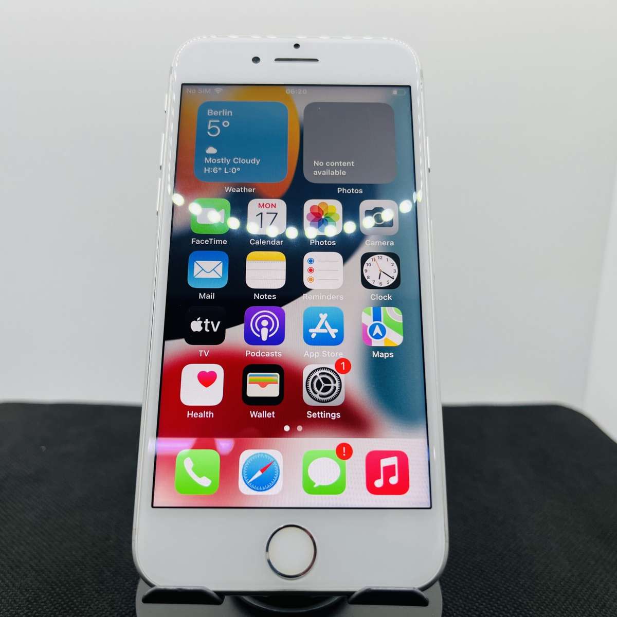 Apple iPhone 7 32GB Silver  (Grade B)