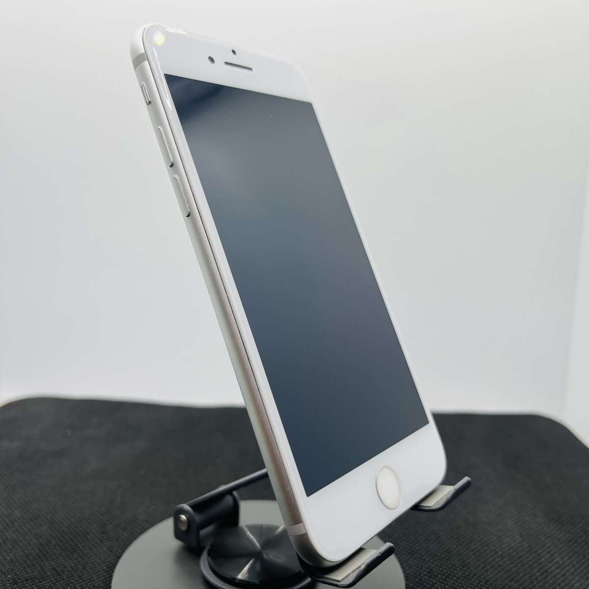 Apple iPhone 7 32GB Silver  (Grade B)