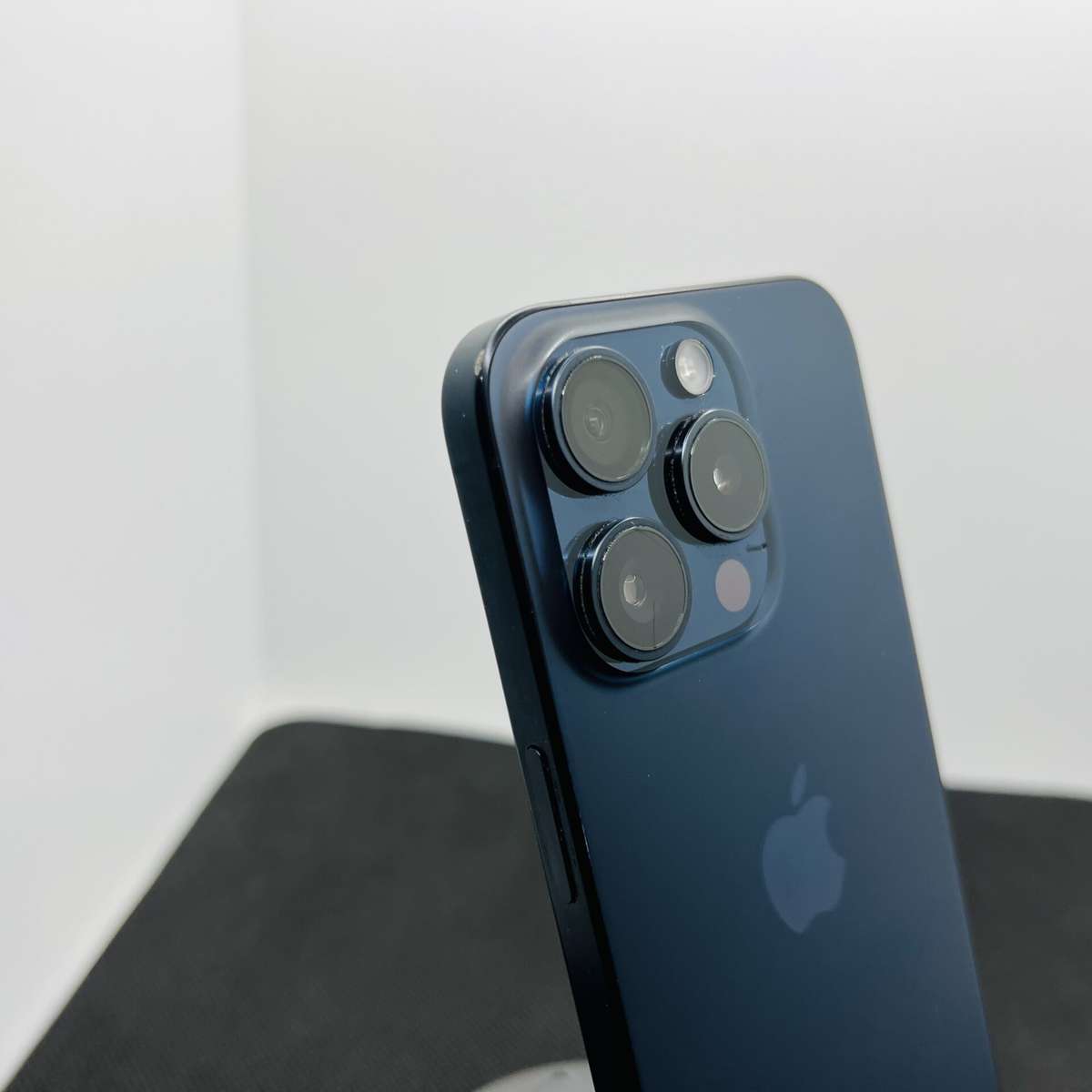 Apple iPhone 15 Pro 128GB Blue Titanium  (Grade B)