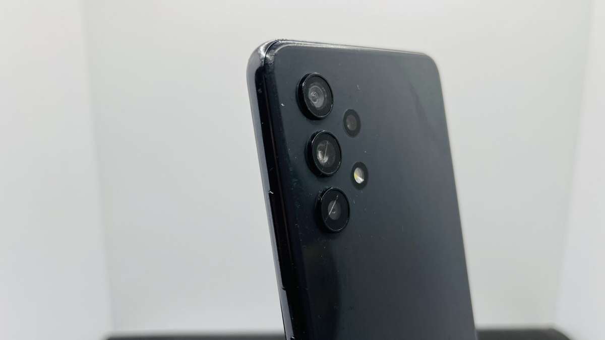 Samsung Galaxy A32 128GB Black (Grade C) - No Fingerprint ID | Cracked Screen And Camera