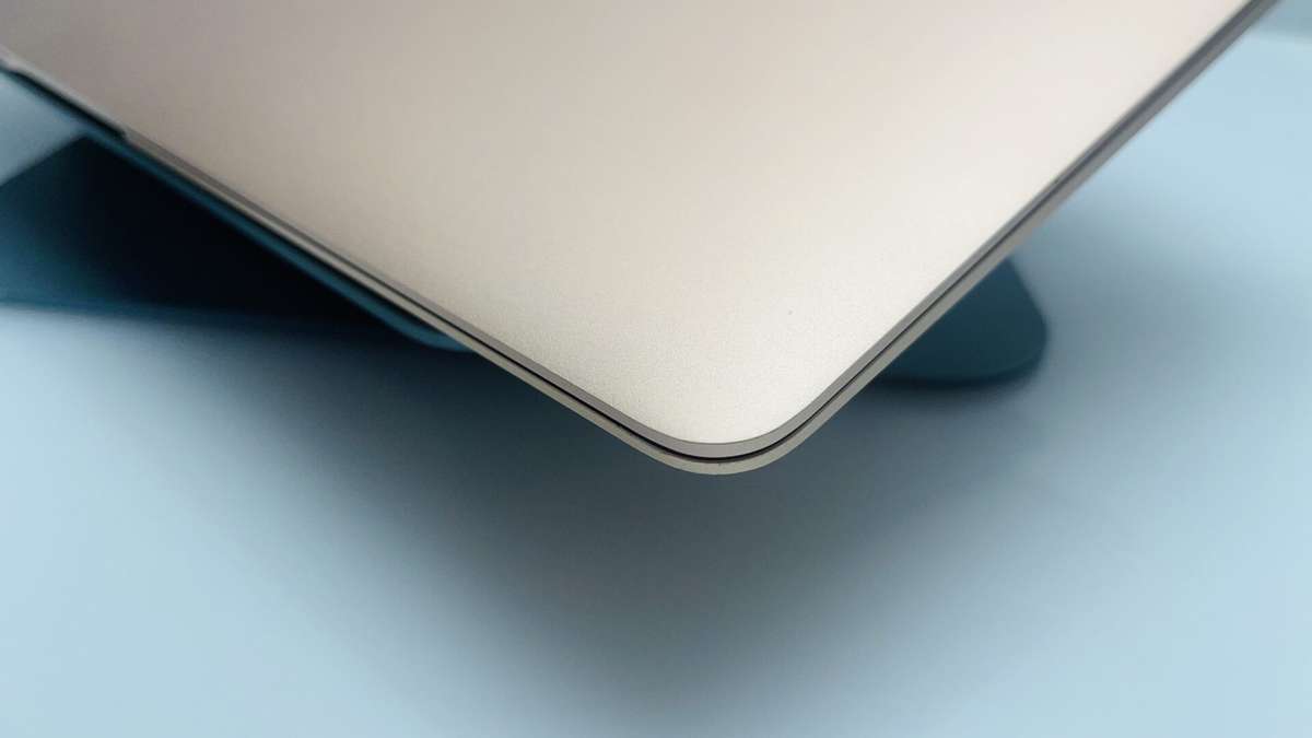 Apple MacBook Air 13-Inch Core i3 1.1 GHz (Retina, 2020) 8GB RAM 256GB SSD Rose Gold (Grade B)