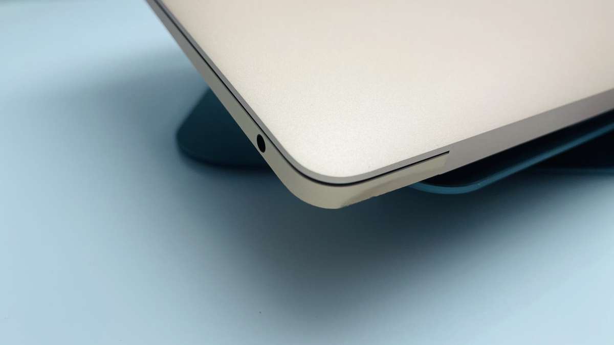 Apple MacBook Air 13-Inch Core i3 1.1 GHz (Retina, 2020) 8GB RAM 256GB SSD Rose Gold (Grade B)