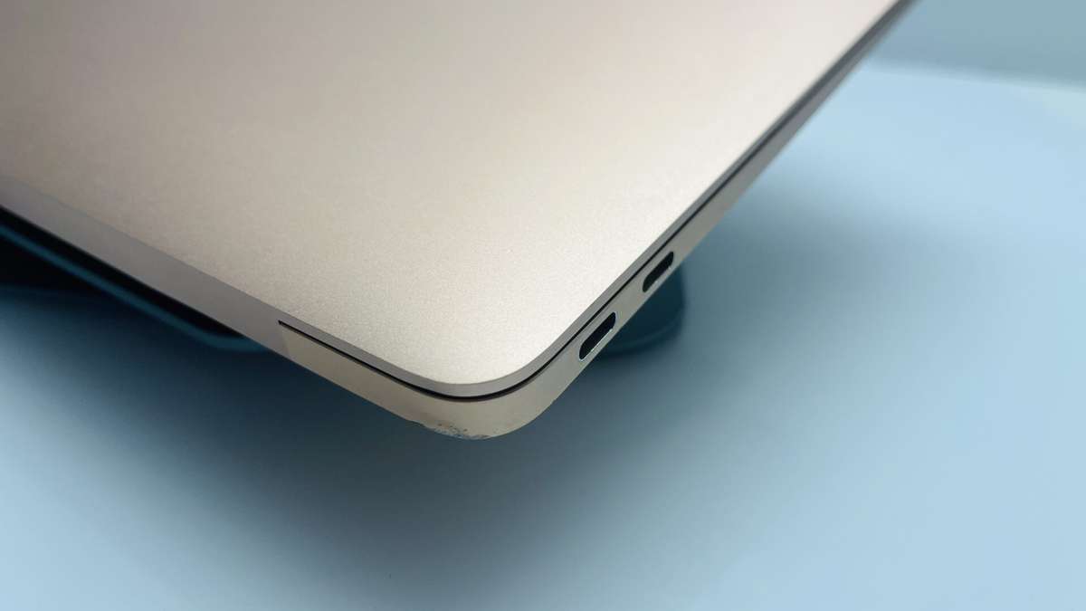 Apple MacBook Air 13-Inch Core i3 1.1 GHz (Retina, 2020) 8GB RAM 256GB SSD Rose Gold (Grade B)