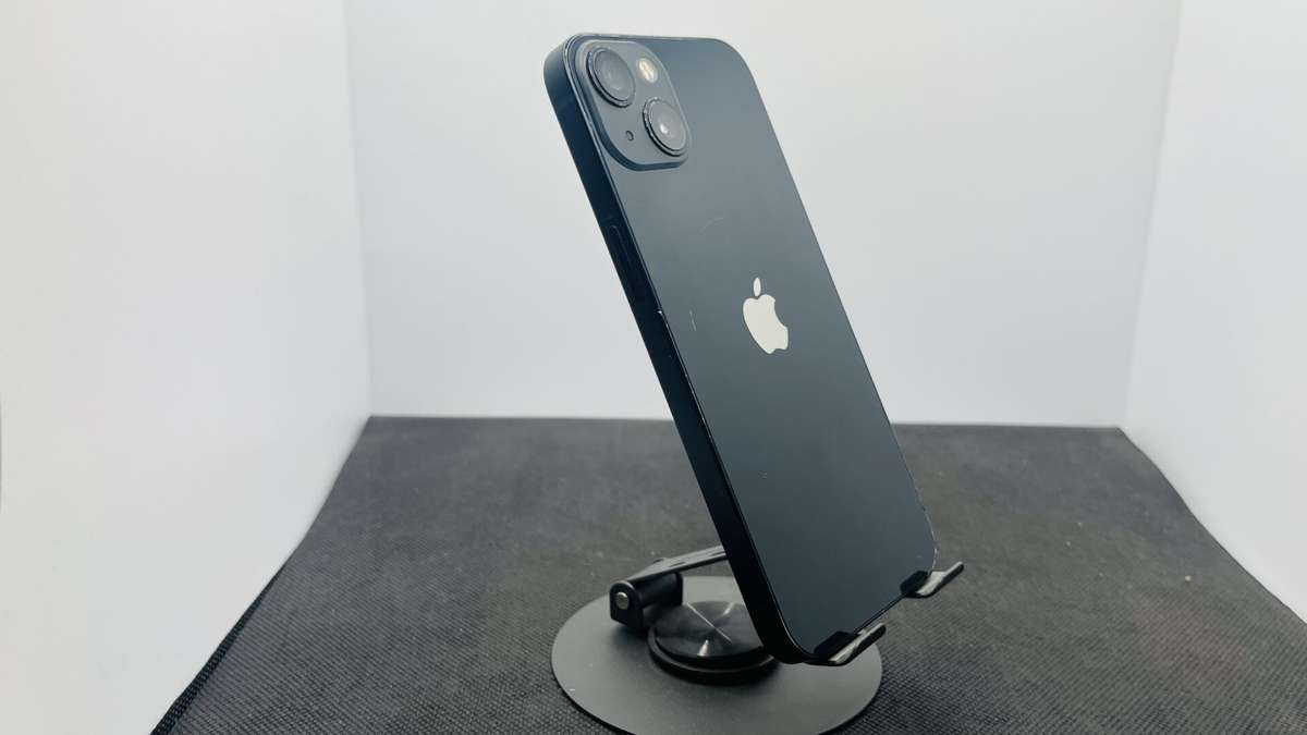 Apple iPhone 13 Midnight 128GB - (Grade B)