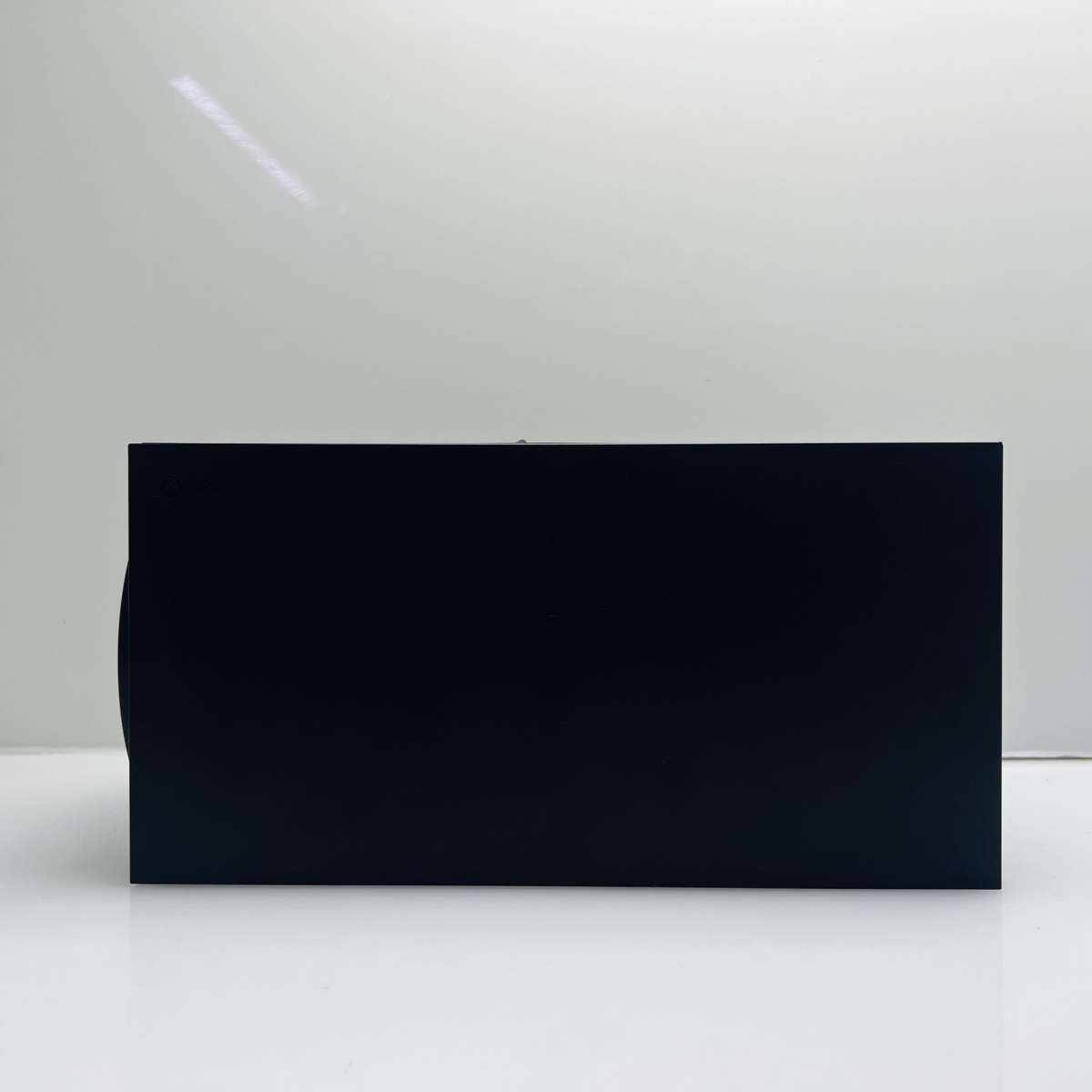 Microsoft Xbox Series X 1TB Black + 1 Controller + 1 Power Cable + 1 HDMI Cable (Grade B)