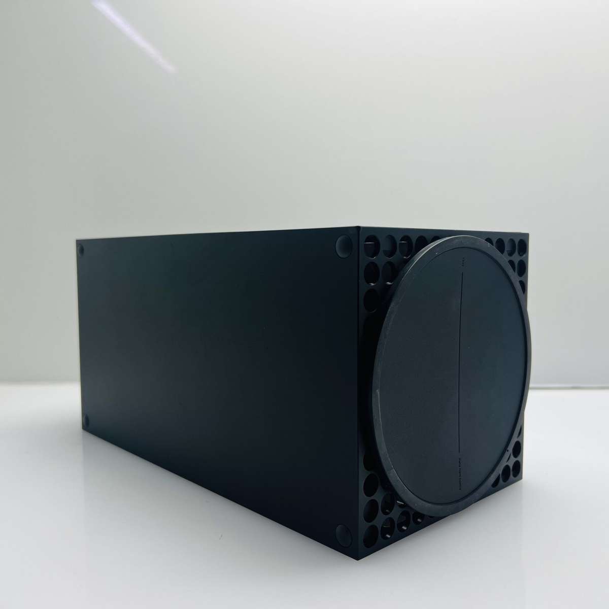 Microsoft Xbox Series X 1TB Black + 1 Controller + 1 Power Cable + 1 HDMI Cable (Grade B)