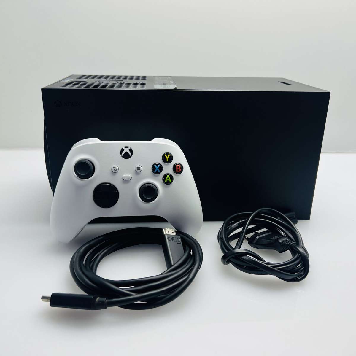 Microsoft Xbox Series X 1TB Black + 1 Controller + 1 Power Cable + 1 HDMI Cable (Grade B)