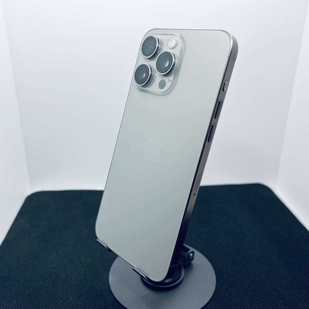 Apple iPhone 15 Pro Max 256GB Natural Titanium - (Grade B)