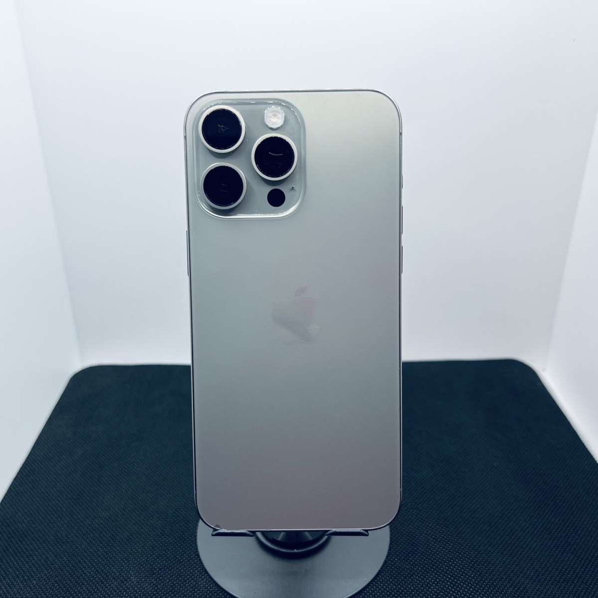 Apple iPhone 15 Pro Max 256GB Natural Titanium - (Grade B)