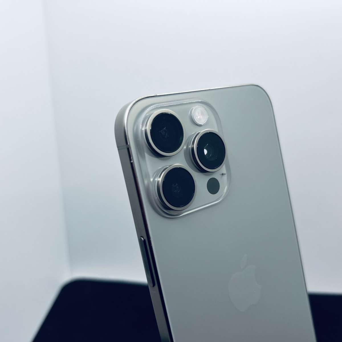 Apple iPhone 15 Pro Max 256GB Natural Titanium - (Grade B)