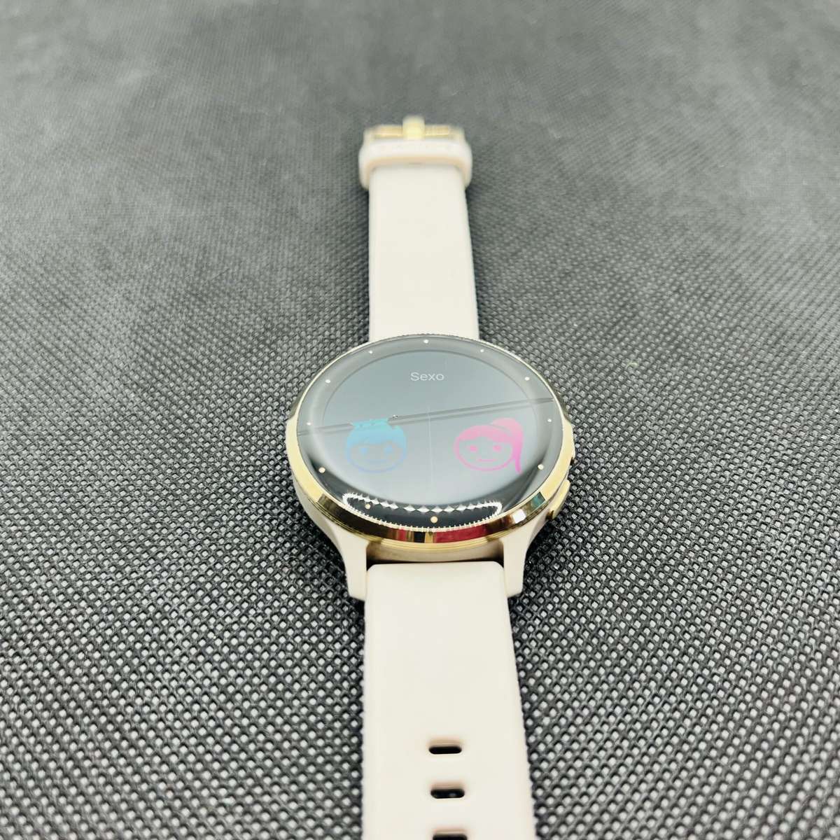 Garmin Venu 3s Gold (Condition: Fair) - Cracked Screen