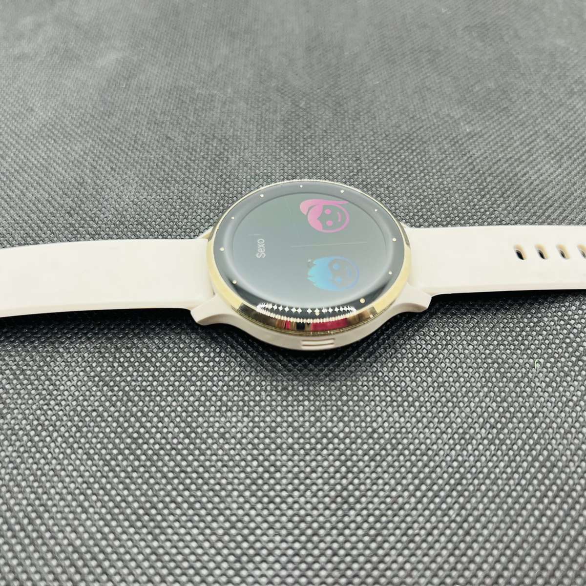 Garmin Venu 3s Gold (Condition: Fair) - Cracked Screen