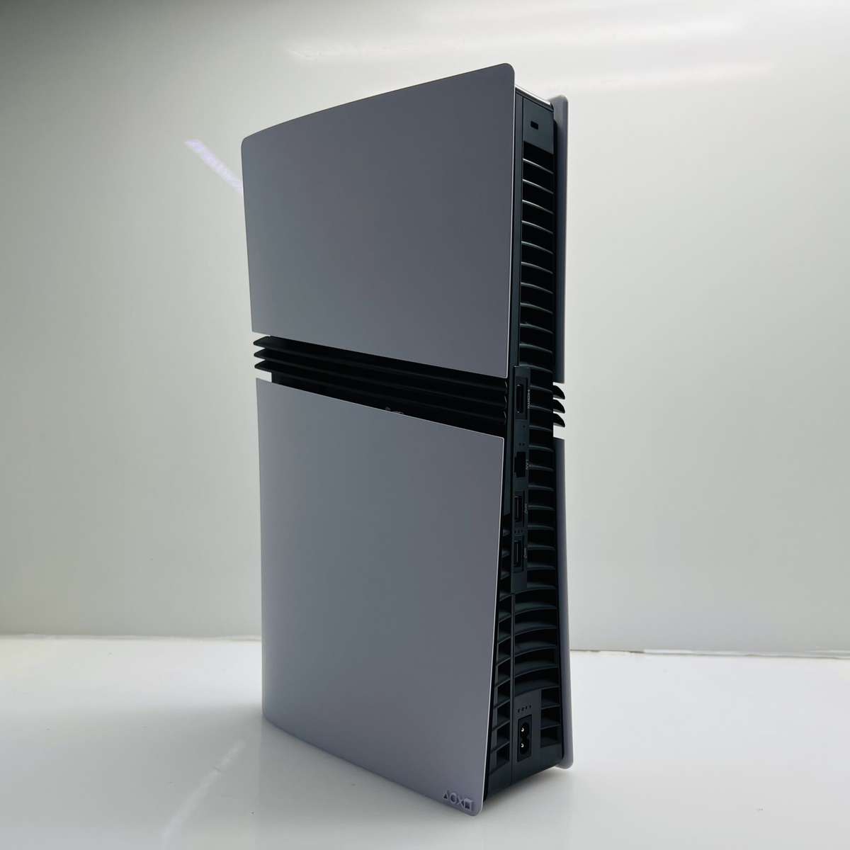 Sony PlayStation 5 Pro White 2TB + HDMI Cable + Power Cable + 1 Controller  (Grade B)