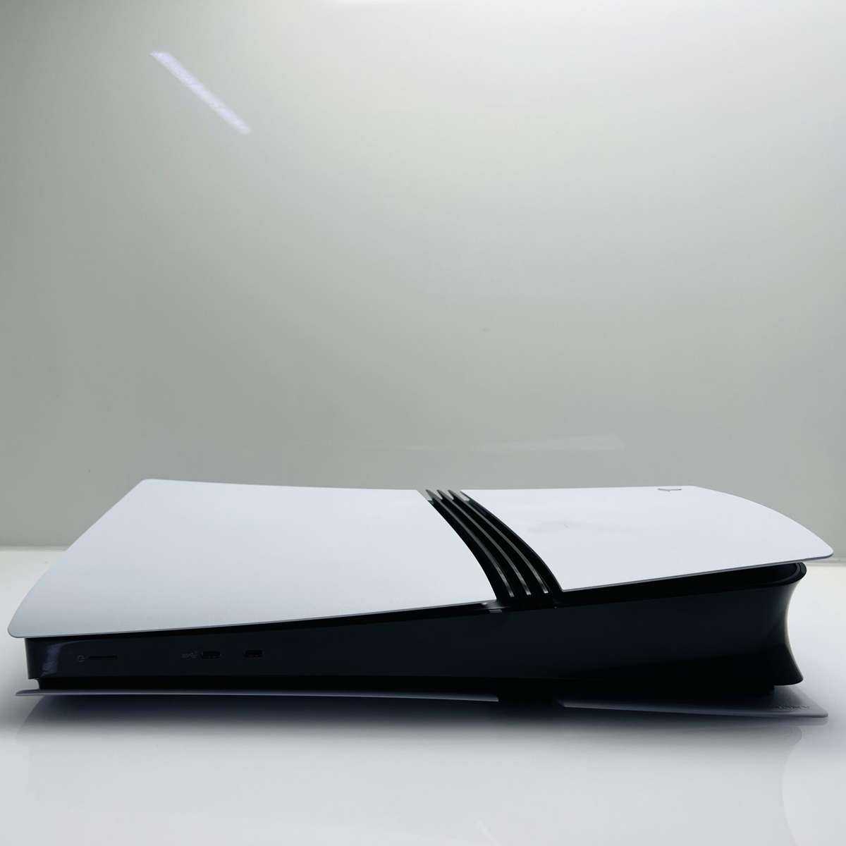 Sony PlayStation 5 Pro White 2TB + HDMI Cable + Power Cable + 1 Controller  (Grade B)