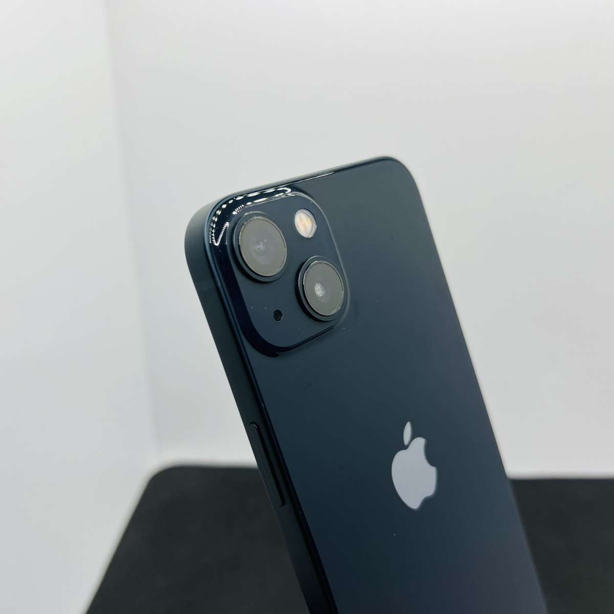 Apple iPhone 13 128GB Midnight - (Grade B)