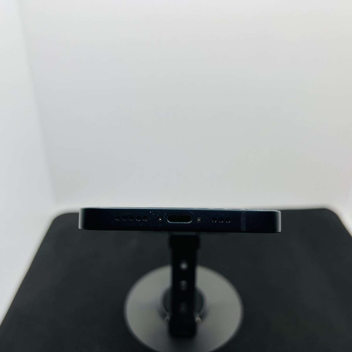 Apple iPhone 13 128GB Midnight - (Grade B)