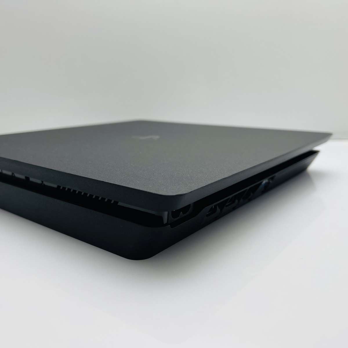 PlayStation 4 Slim Black 1TB + 1 Controller + HDMI Cable + Power Cable - (Grade B)