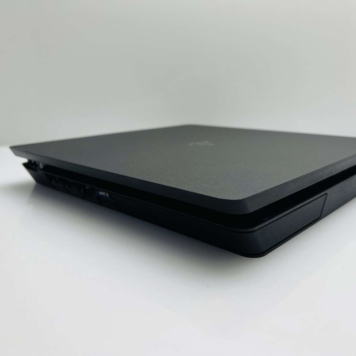 PlayStation 4 Slim Black 1TB + 1 Controller + HDMI Cable + Power Cable - (Grade B)