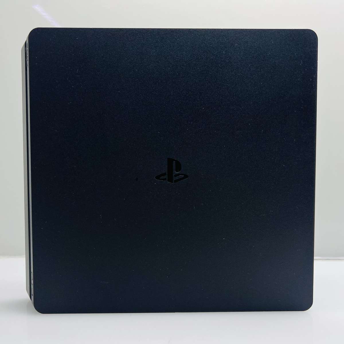 PlayStation 4 Slim Black 1TB + 1 Controller + HDMI Cable + Power Cable - (Grade B)