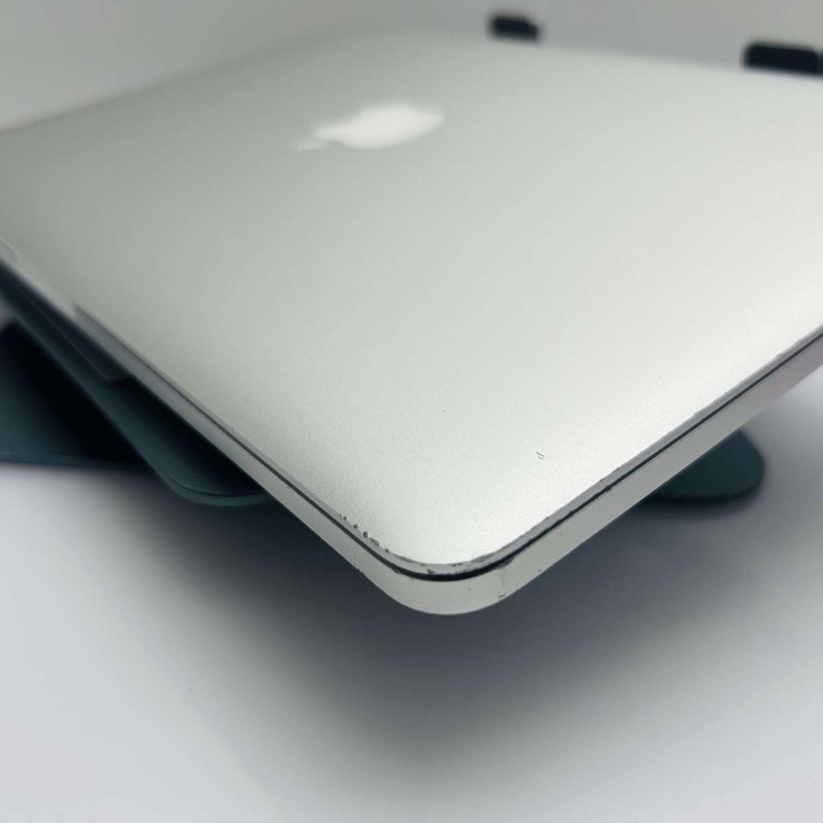 Apple MacBook Pro 13-Inch Core i5 2.7GHz (Early 2015) 8GB RAM 128GB SSD Silver  (Grade B)