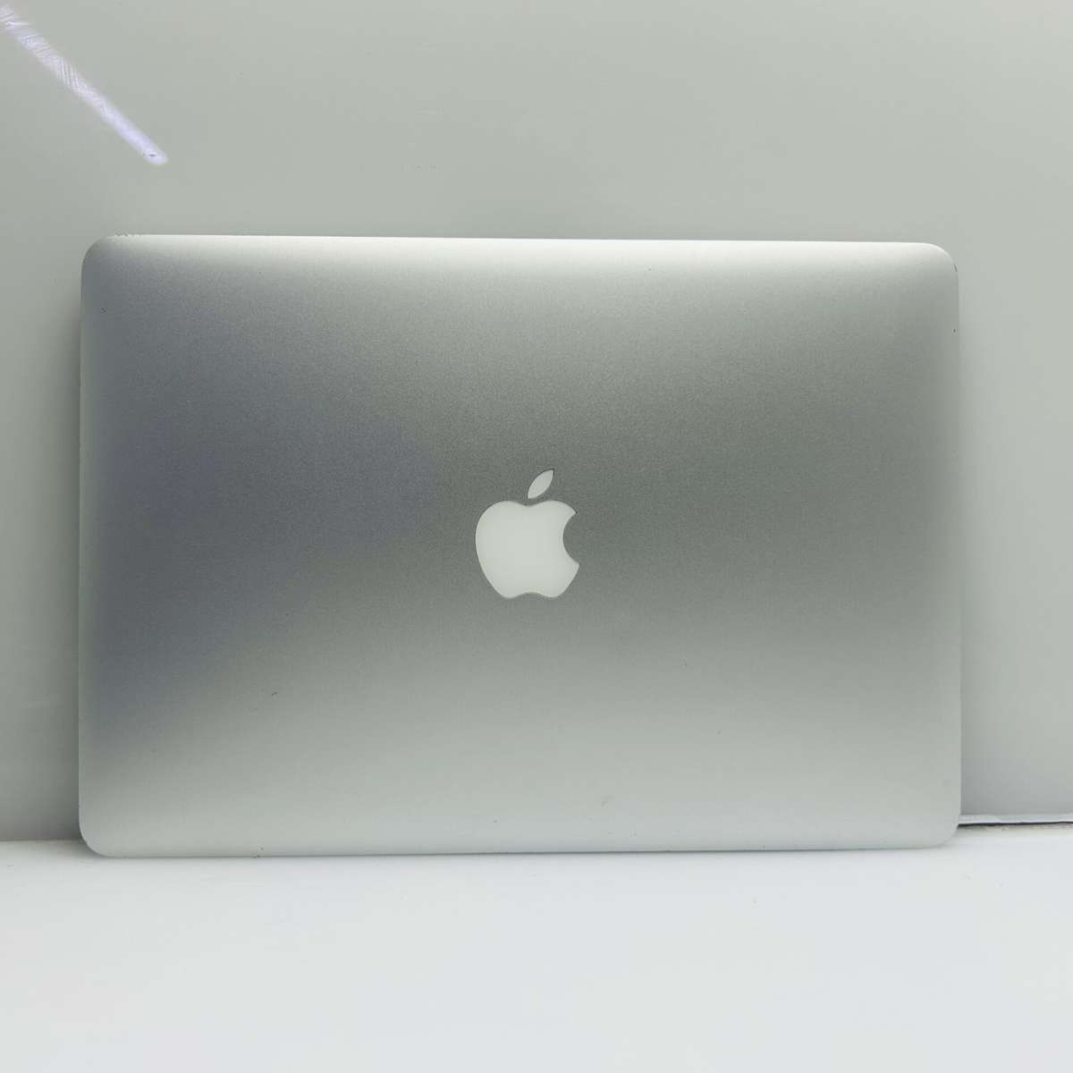 Apple MacBook Pro 13-Inch Core i5 2.7GHz (Early 2015) 8GB RAM 128GB SSD Silver  (Grade B)
