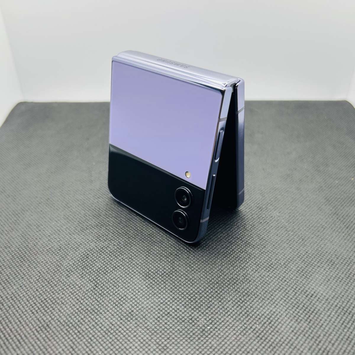 Samsung Galaxy Z Flip 4 256GB Bora Purple - (Grade B)