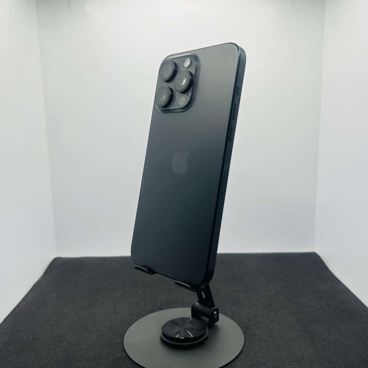 Apple iPhone 15 Pro Max 256GB Black Titanium  (Grade B)