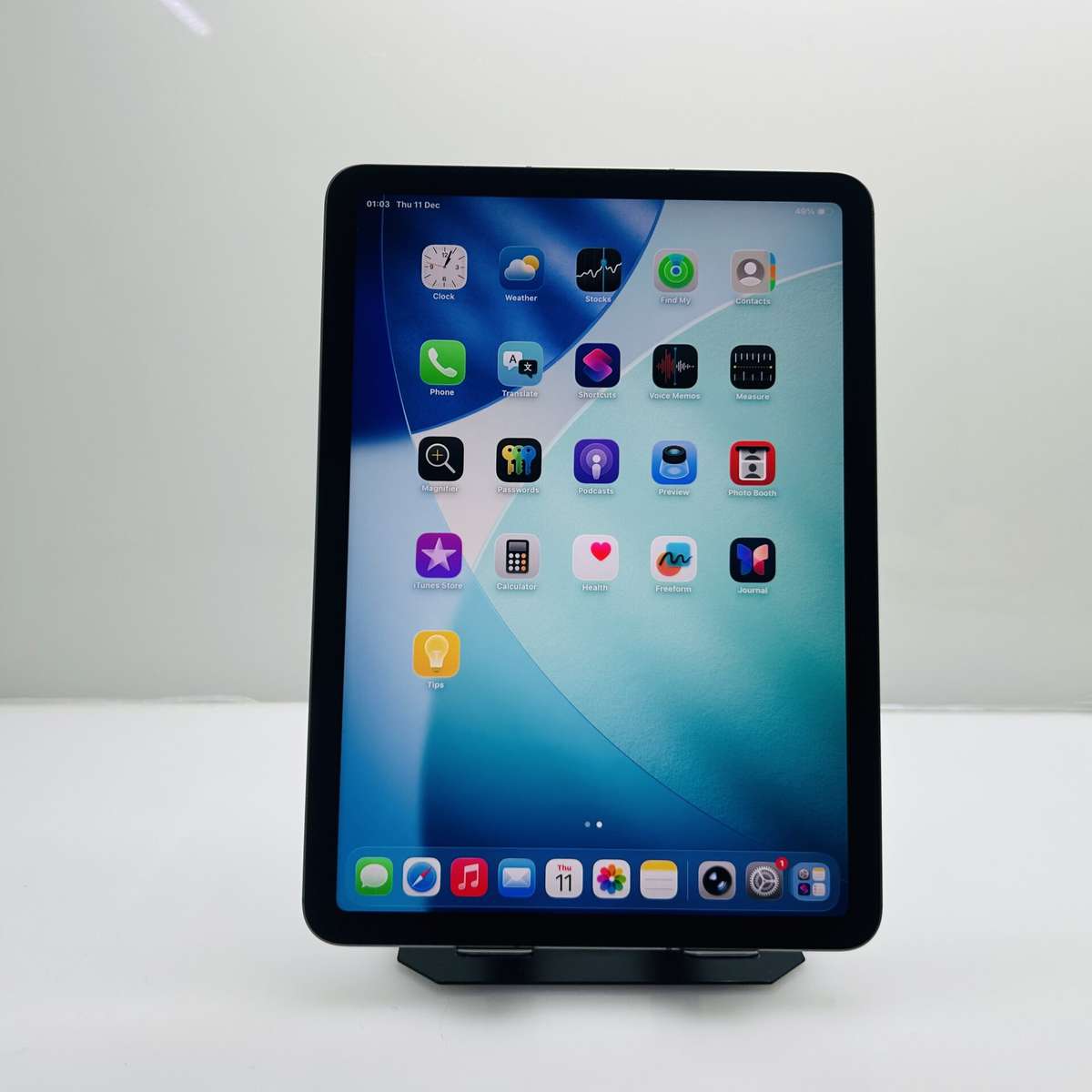 Apple iPad Air 11 M3 (Wifi And E-SIM) 256GB Space Gray  (Grade A)