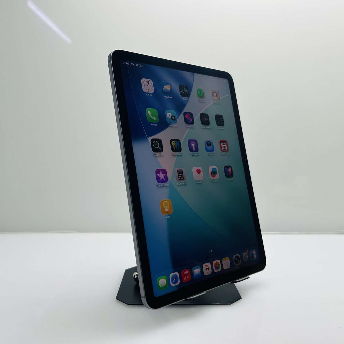 Apple iPad Air 11 M3 (Wifi And E-SIM) 256GB Space Gray  (Grade A)