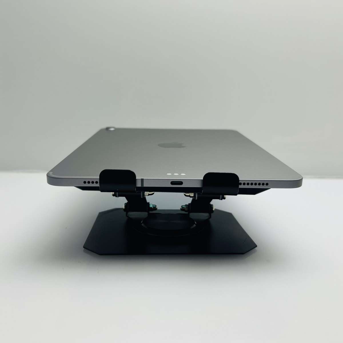 Apple iPad Air 11 M3 (Wifi And E-SIM) 256GB Space Gray  (Grade A)