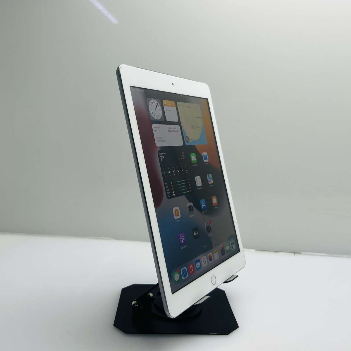 Apple iPad 9.7 6th Gen (WiFi/Cellular) 32GB Space Gray (Grade B) - No Touch ID