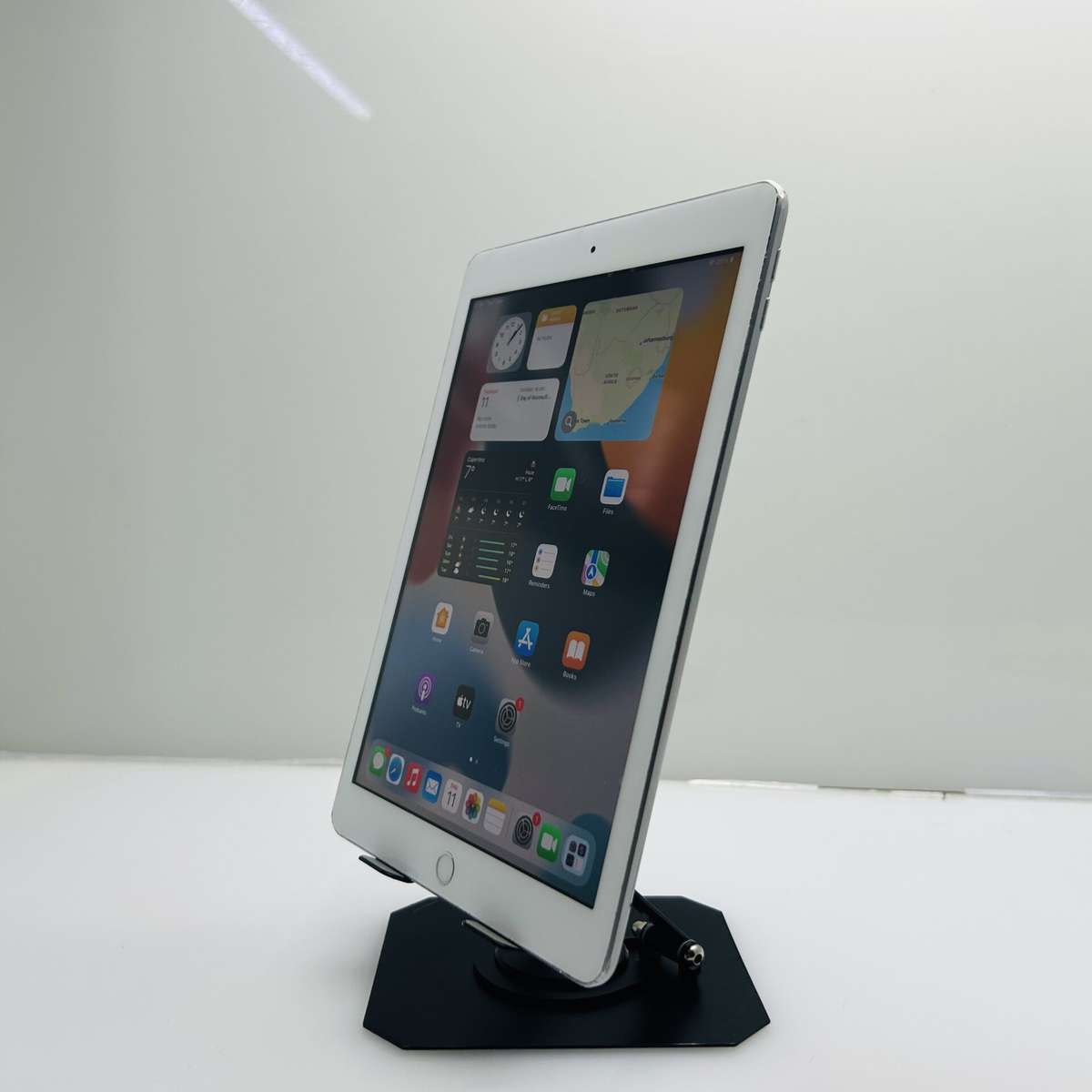 Apple iPad 9.7 6th Gen (WiFi/Cellular) 32GB Space Gray (Grade B) - No Touch ID