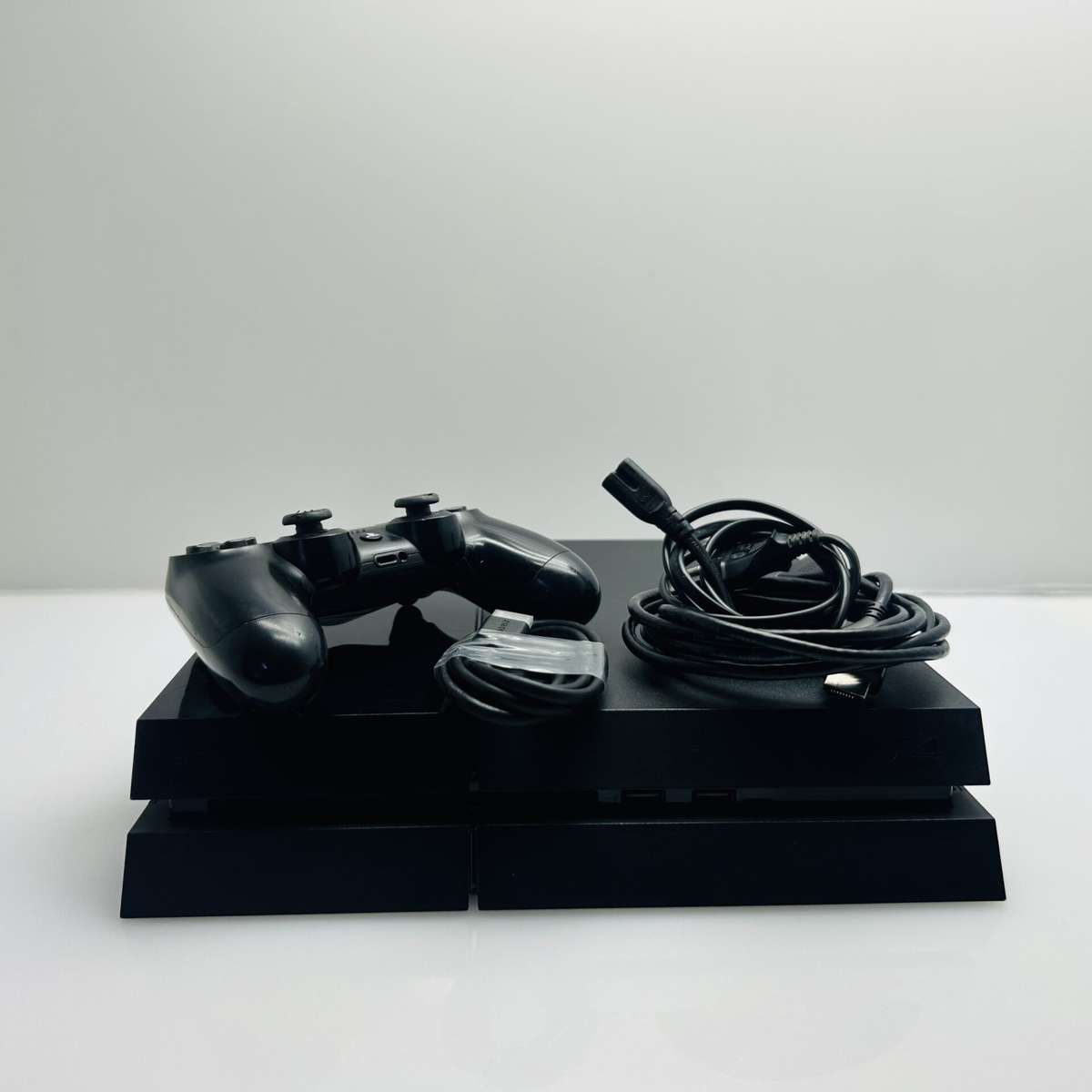 PlayStation 4 Original Black 1TB + HDMI Cable + Power Cable + 1 Controller  (Grade B)