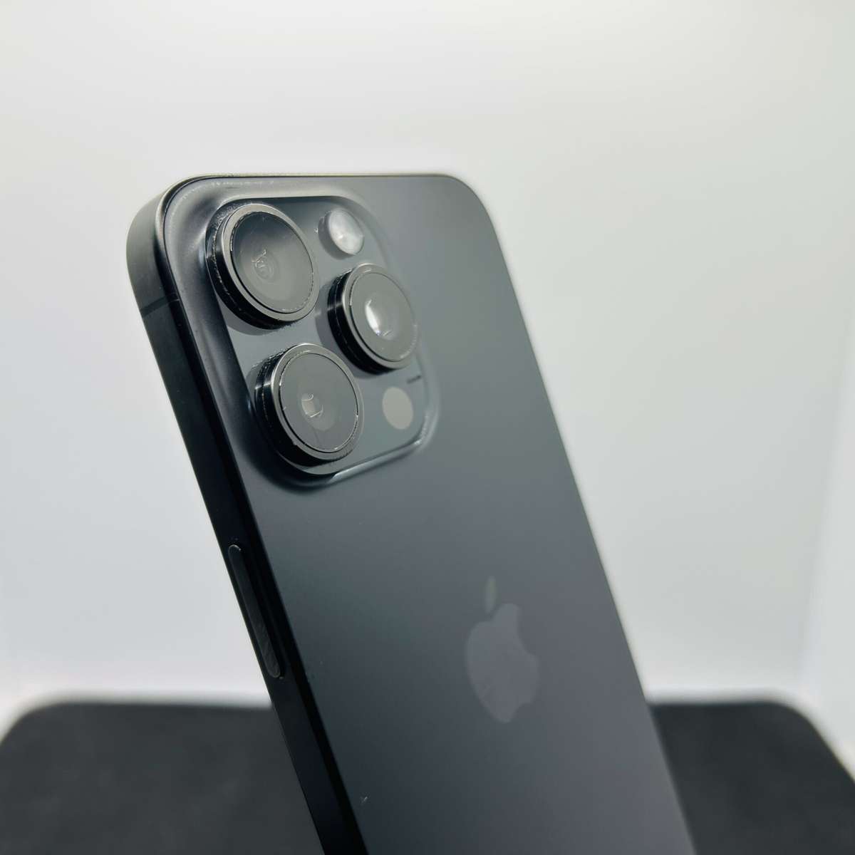 Apple iPhone 15 Pro Max 512GB Black Titanium  (Grade B)