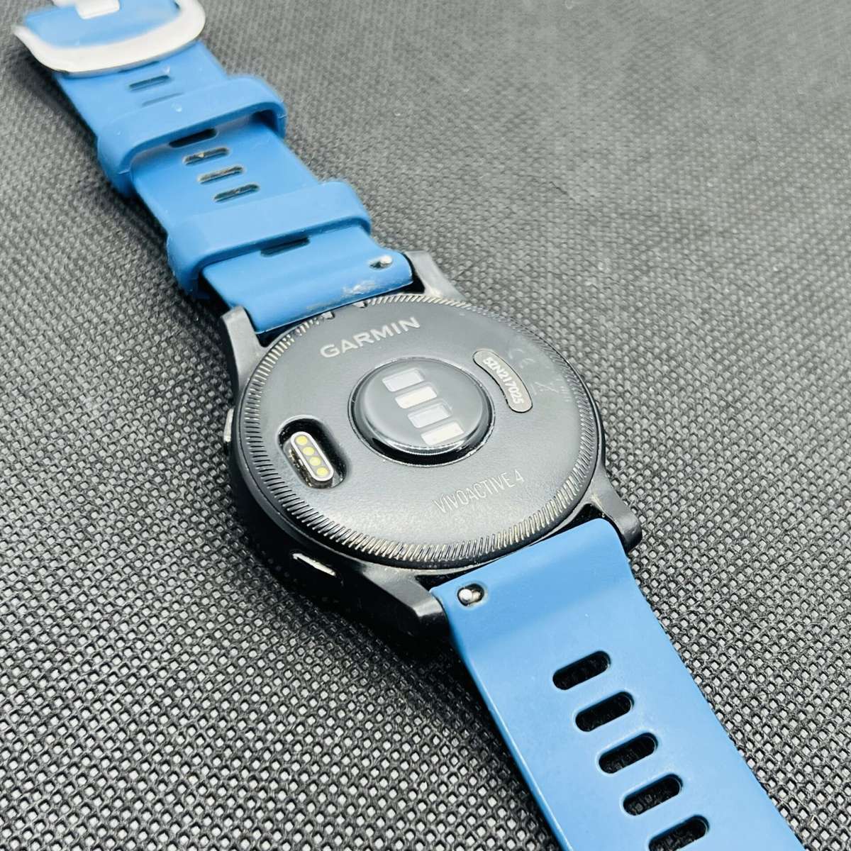 Garmin Vivoactive 4 Black (Condition: Good) - With Blue Straps
