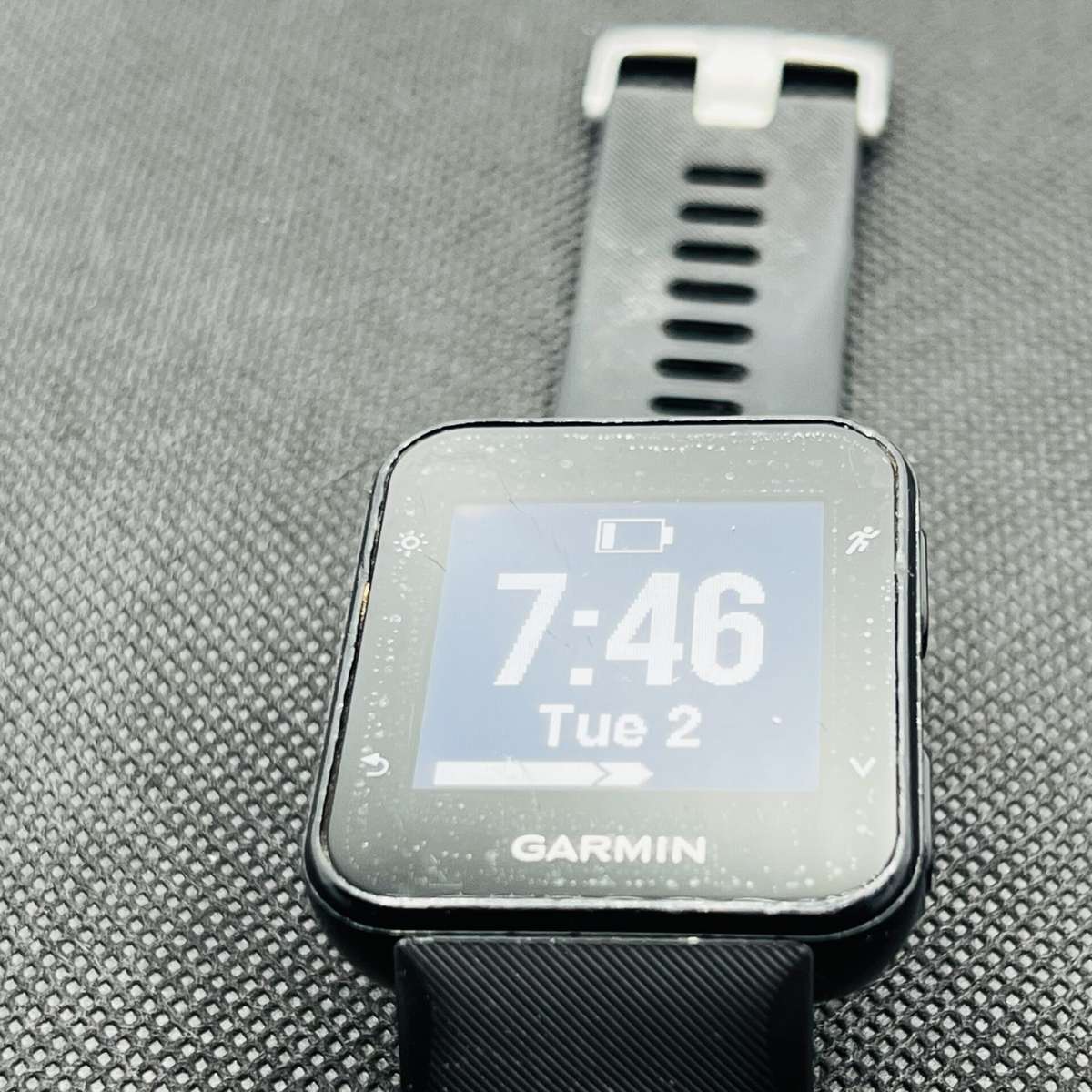 Garmin Forerunner 35 Black (Grade B) - Minor Bright Spots