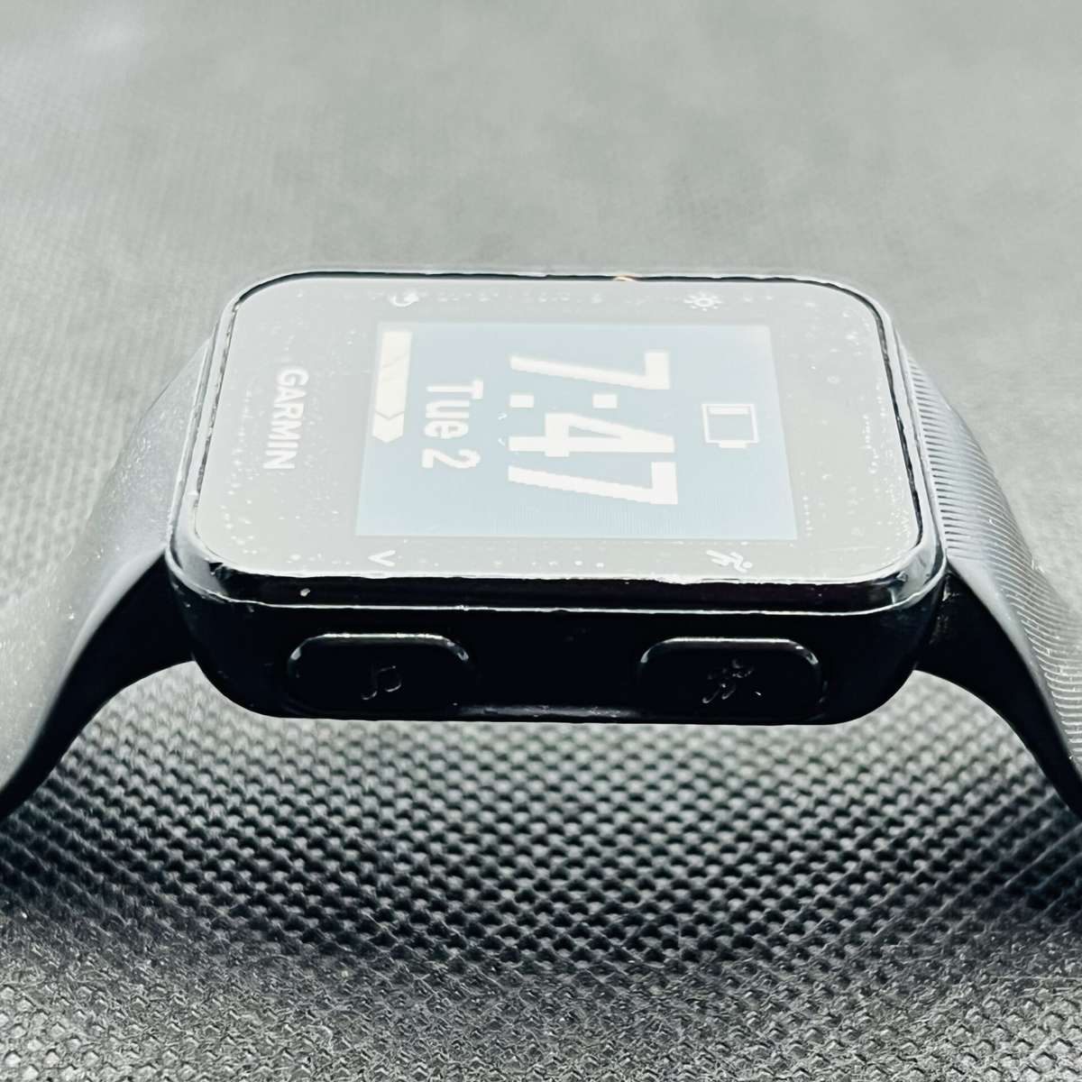 Garmin Forerunner 35 Black (Grade B) - Minor Bright Spots