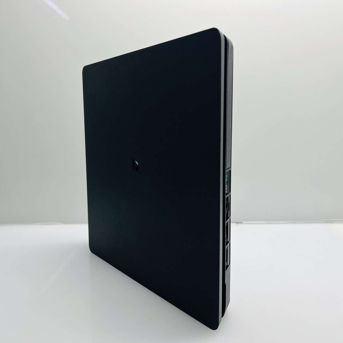 Sony PlayStation 4 Slim Black 500GB + HDMI Cable + Power Cable - (Grade B)