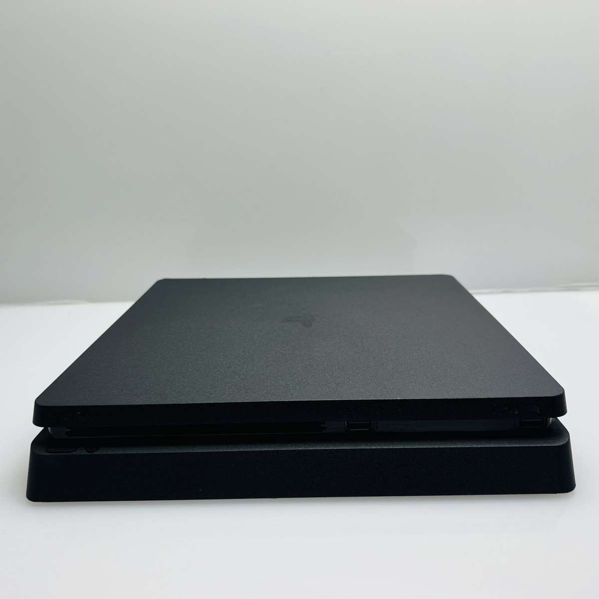 Sony PlayStation 4 Slim Black 500GB + HDMI Cable + Power Cable - (Grade B)