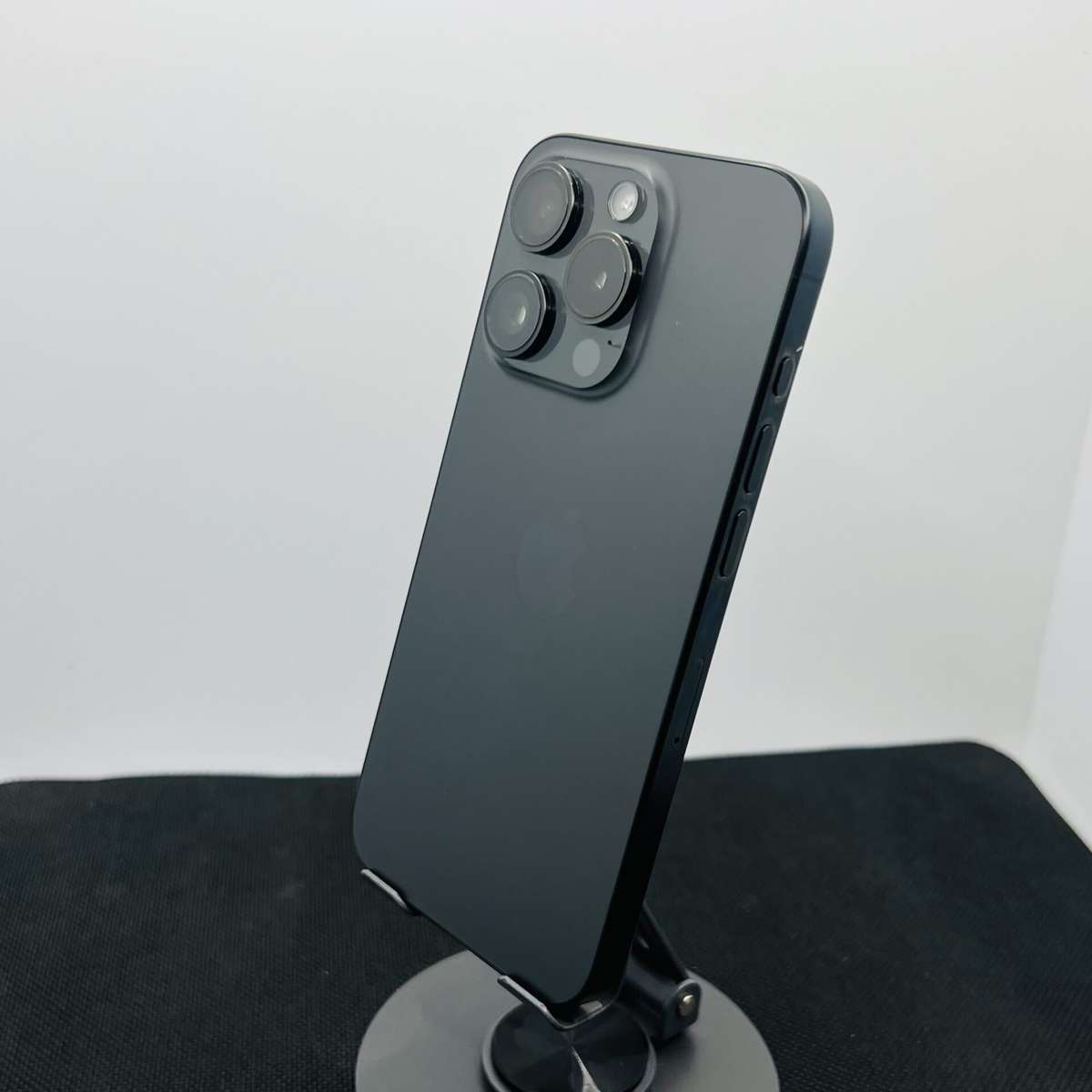 Apple iPhone 15 Pro 256GB Black Titanium  (Grade B)