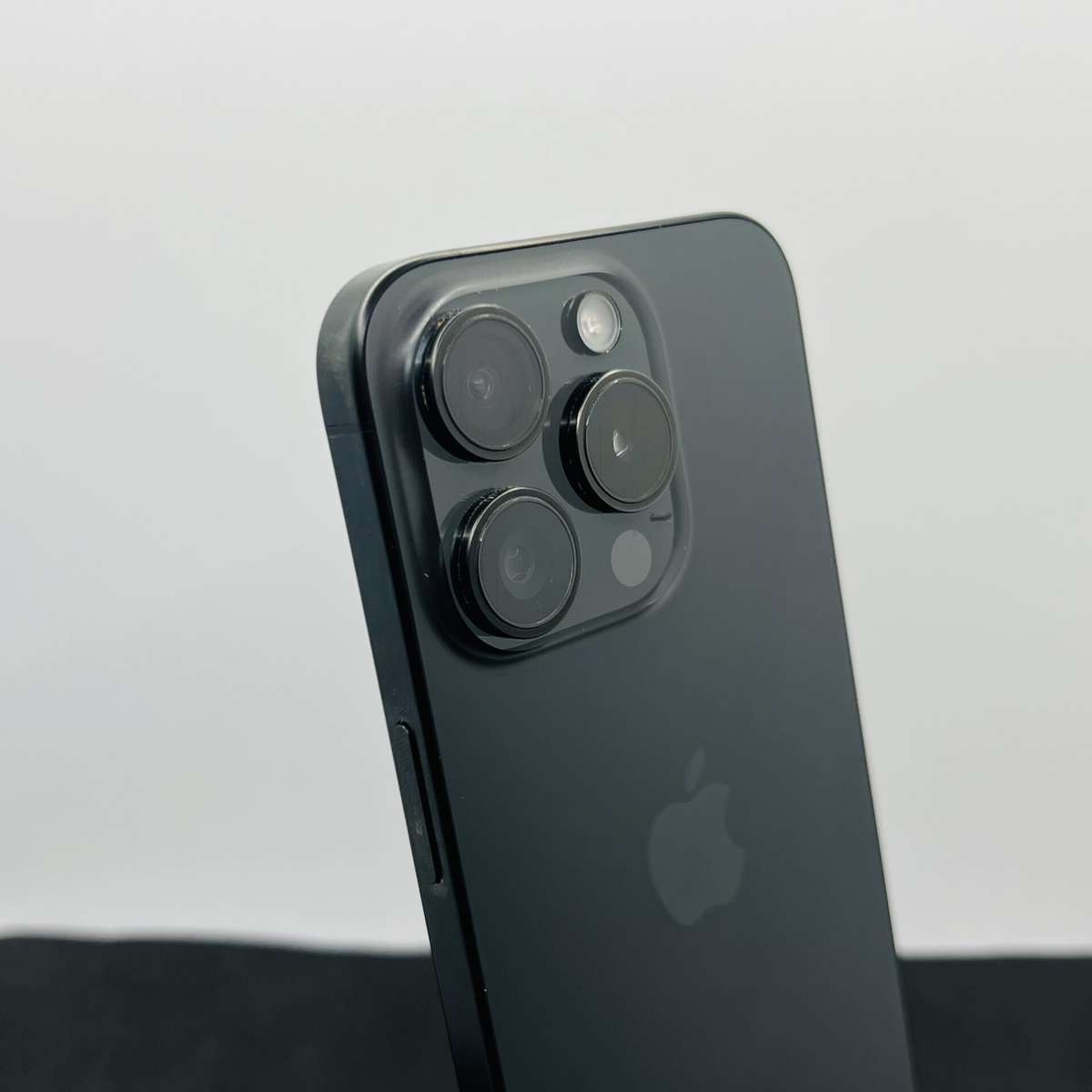 Apple iPhone 15 Pro 256GB Black Titanium  (Grade B)